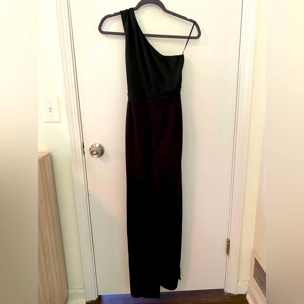 Shein. NEVER WORN one shoulder jumpsuit. Size L